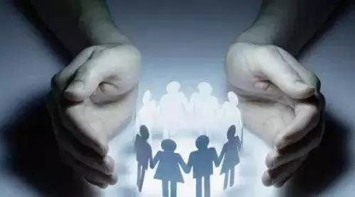 管理是就要淘汰人渣， 激活人員， 培養(yǎng)人手， 重用人才！！